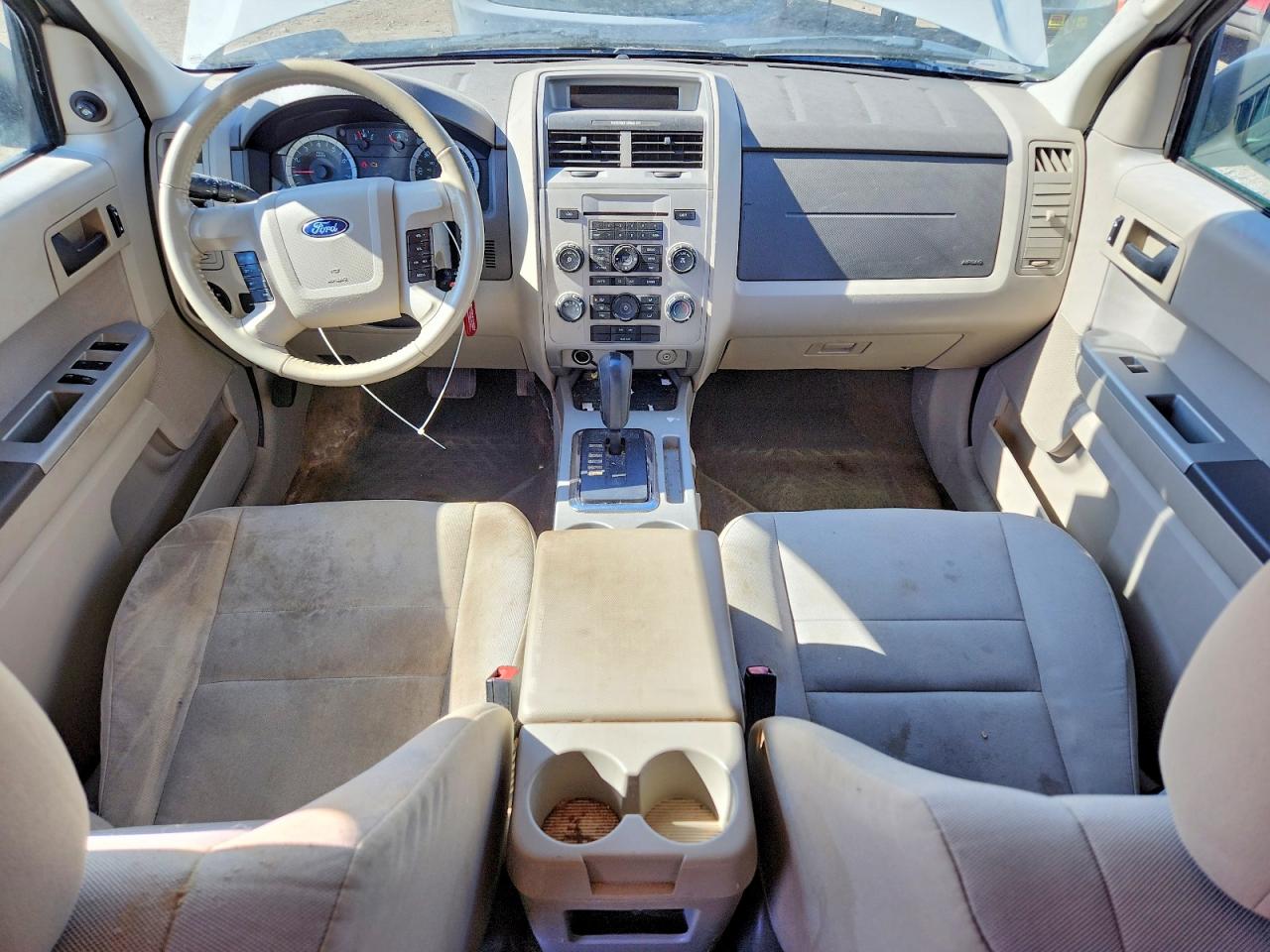 2011 FORD ESCAPE XLT photo 8