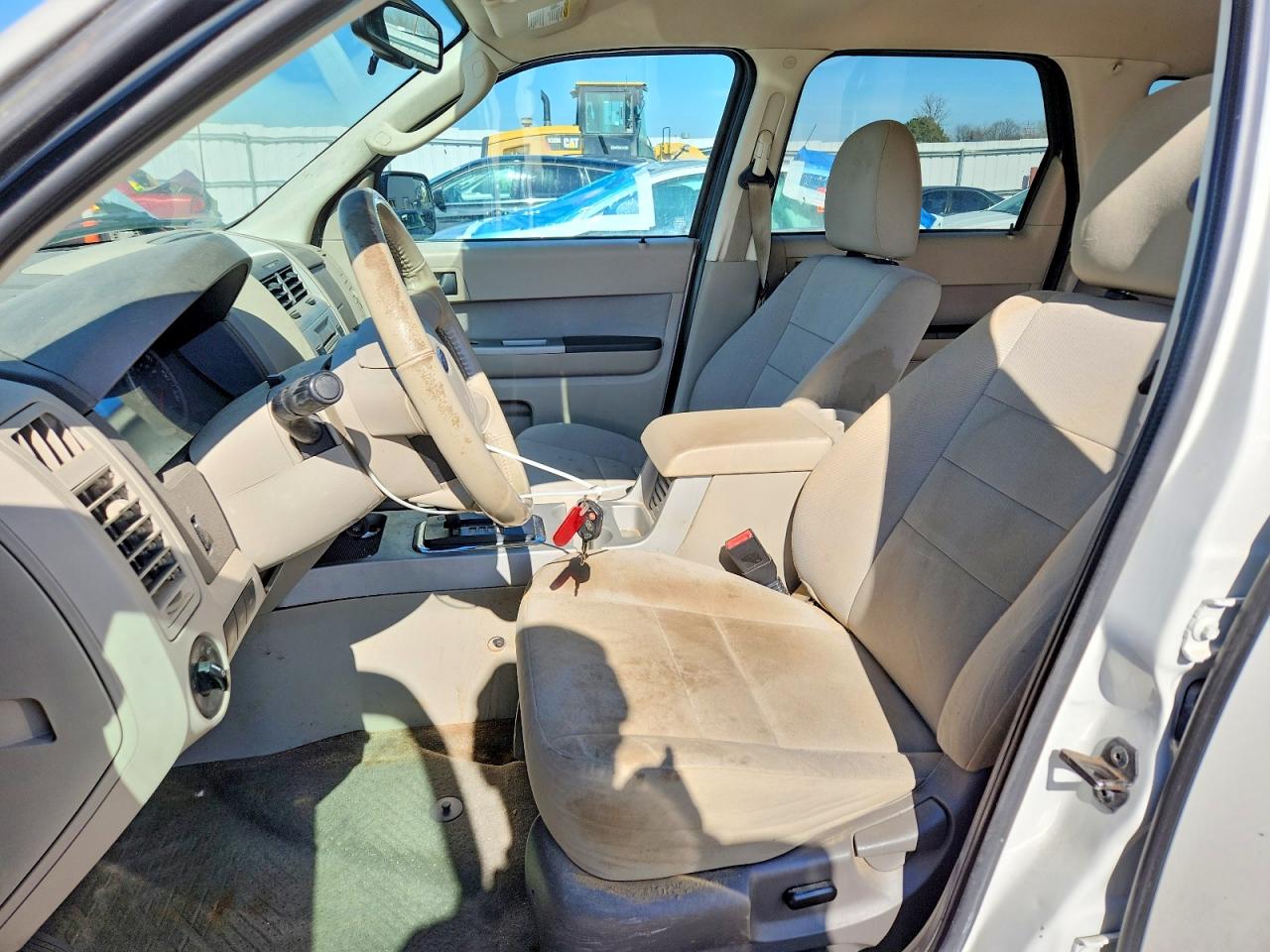 2011 FORD ESCAPE XLT photo 7