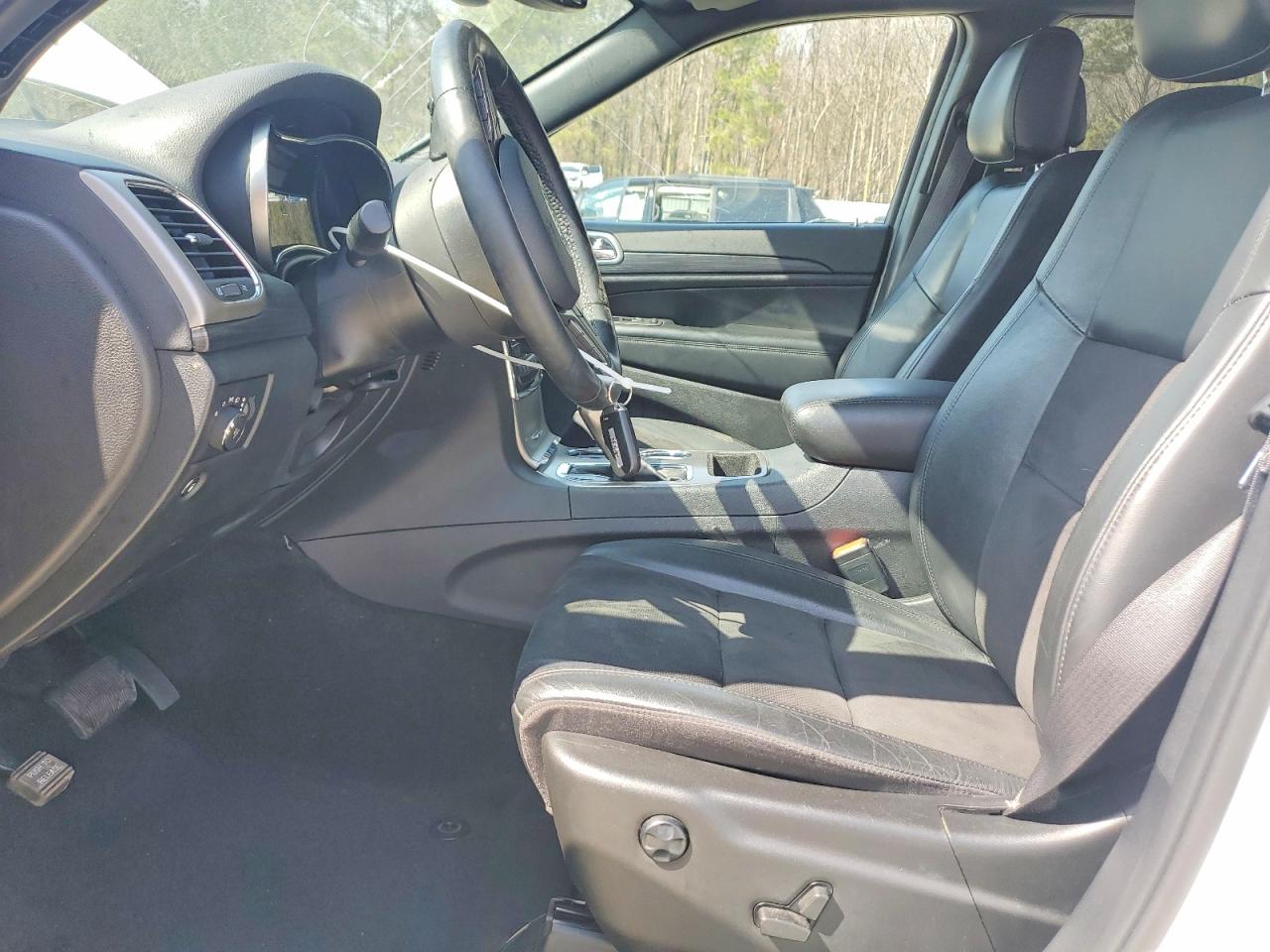 2022 JEEP GRAND CHEROKEE LAREDO E photo 7