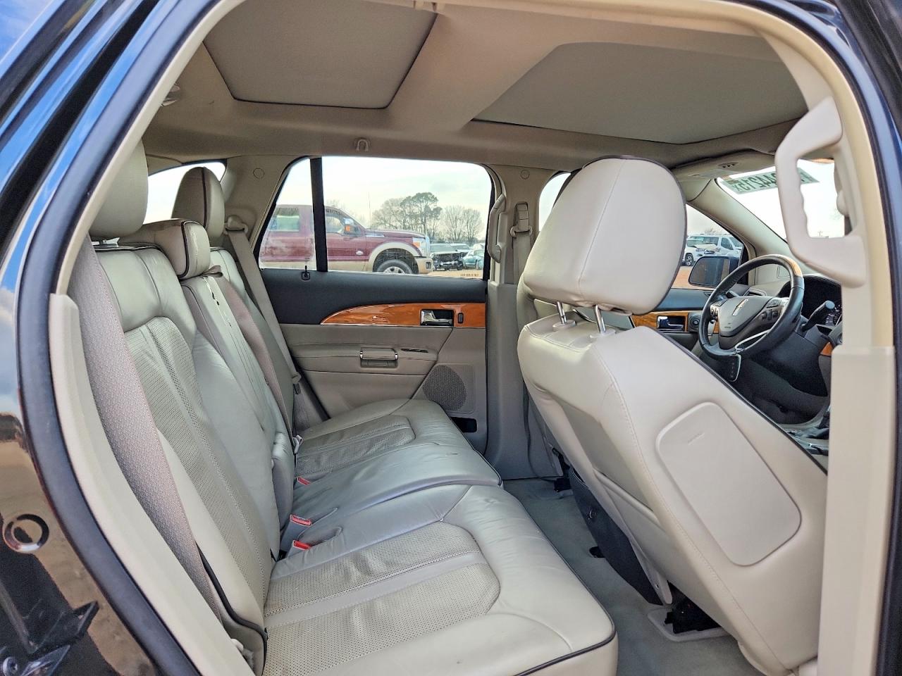 2015 LINCOLN TOWNHOUSE MKX photo 31