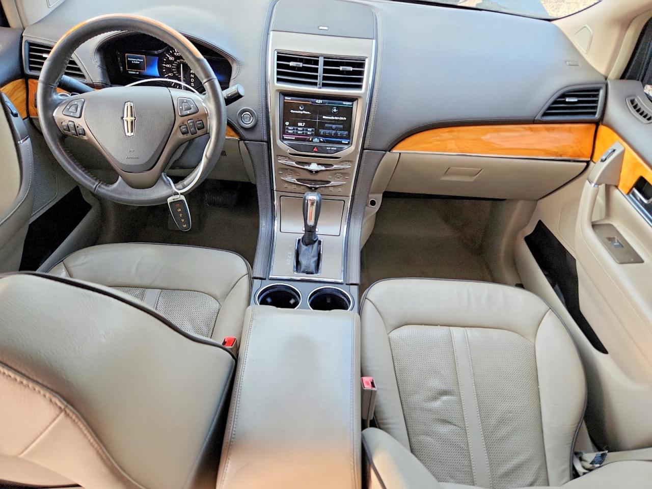 2015 LINCOLN TOWNHOUSE MKX photo 22