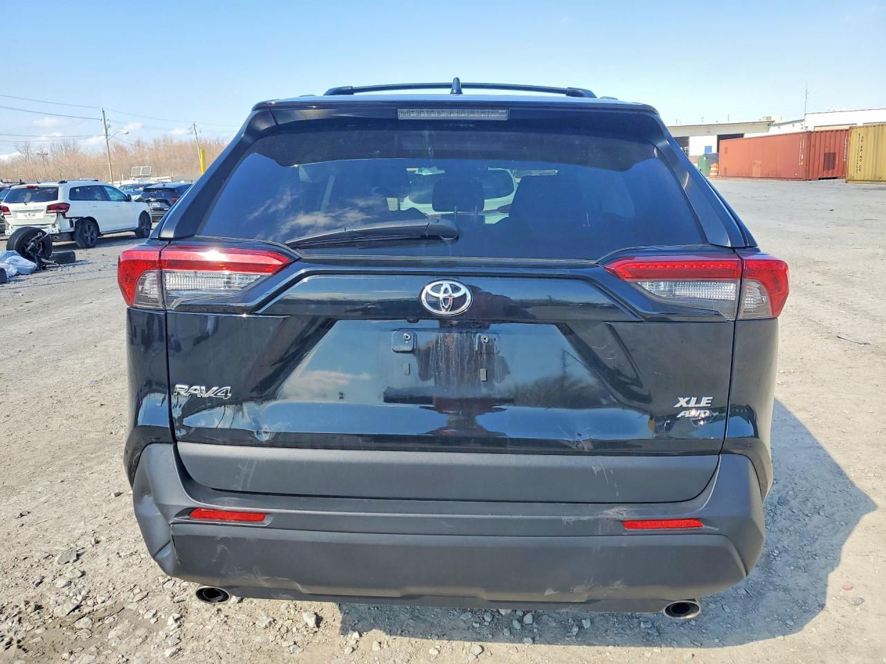 2022 TOYOTA RAV4 XLE photo 6