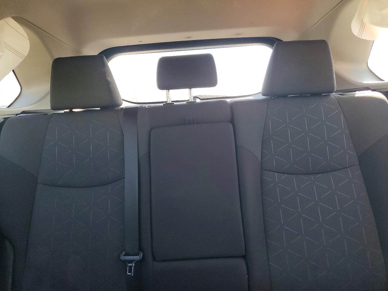 2022 TOYOTA RAV4 XLE photo 10