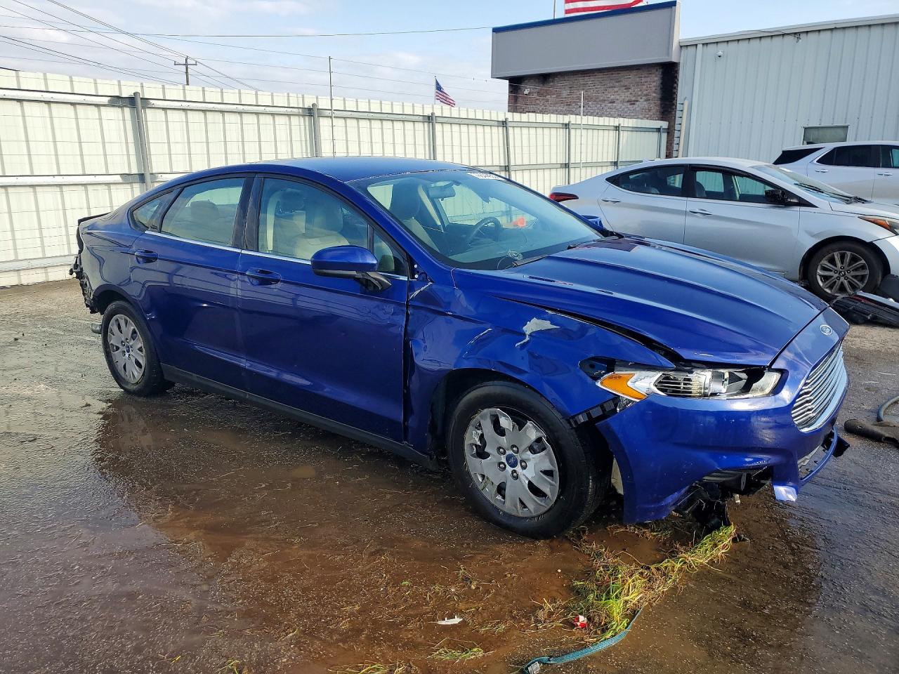 2013 FORD FUSION S photo 4