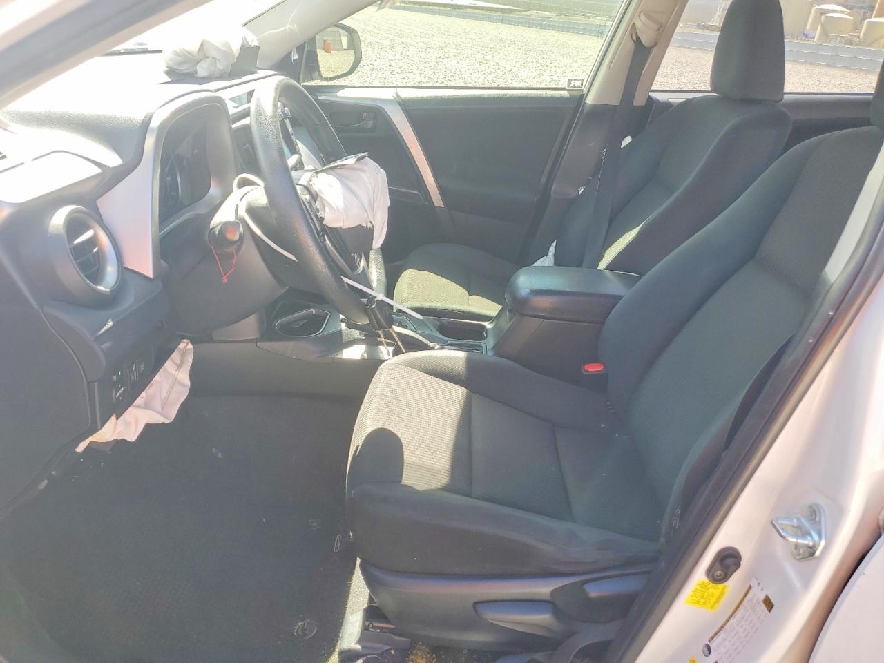 2017 TOYOTA RAV4 LE photo 13