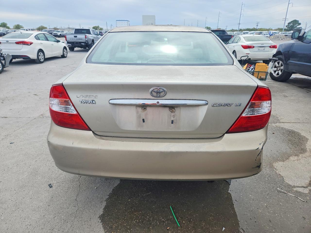 2004 TOYOTA CAMRY LE photo 6