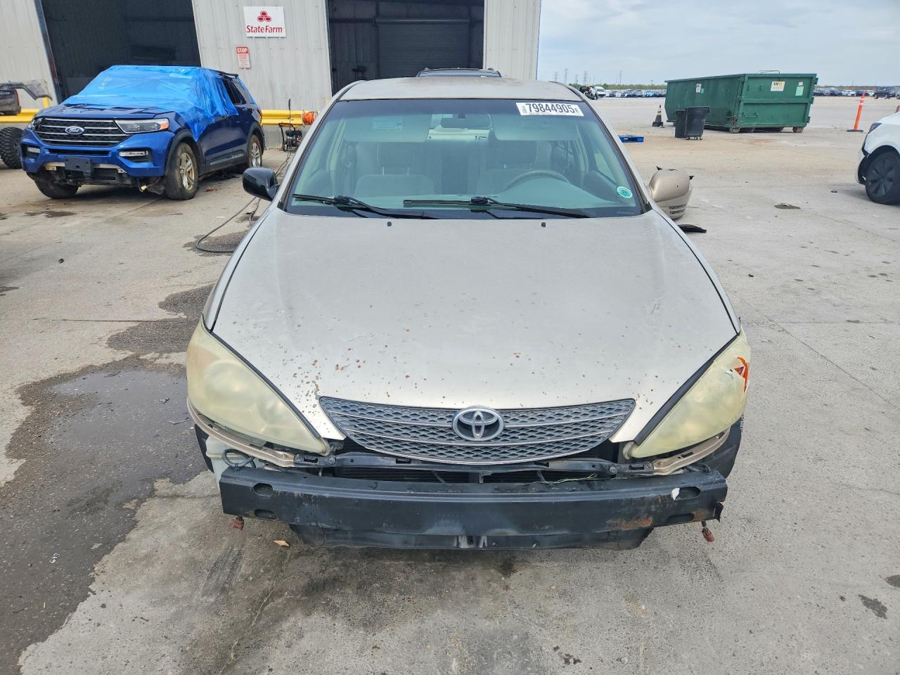 2004 TOYOTA CAMRY LE photo 5