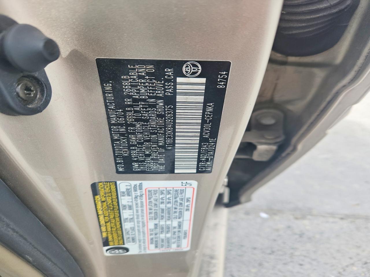 2004 TOYOTA CAMRY LE photo 13