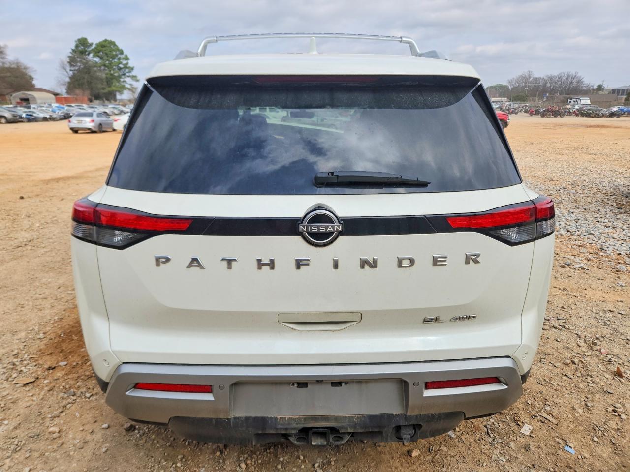 2023 NISSAN PATHFINDER SL photo 11