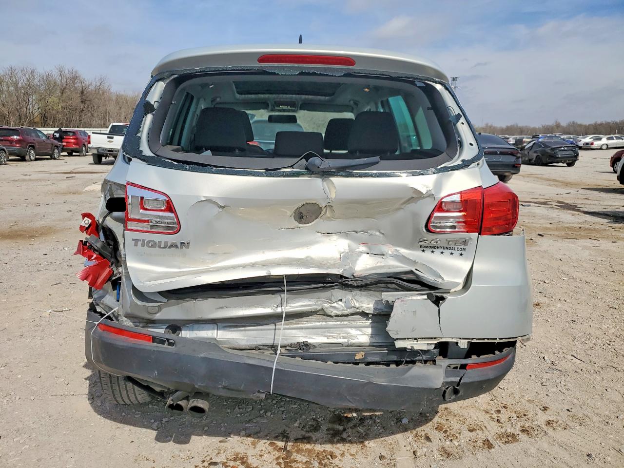 2012 VOLKSWAGEN TIGUAN S photo 6
