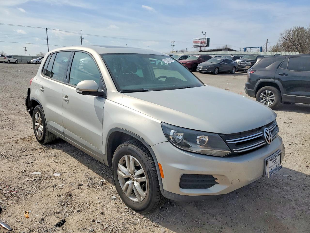 2012 VOLKSWAGEN TIGUAN S photo 4
