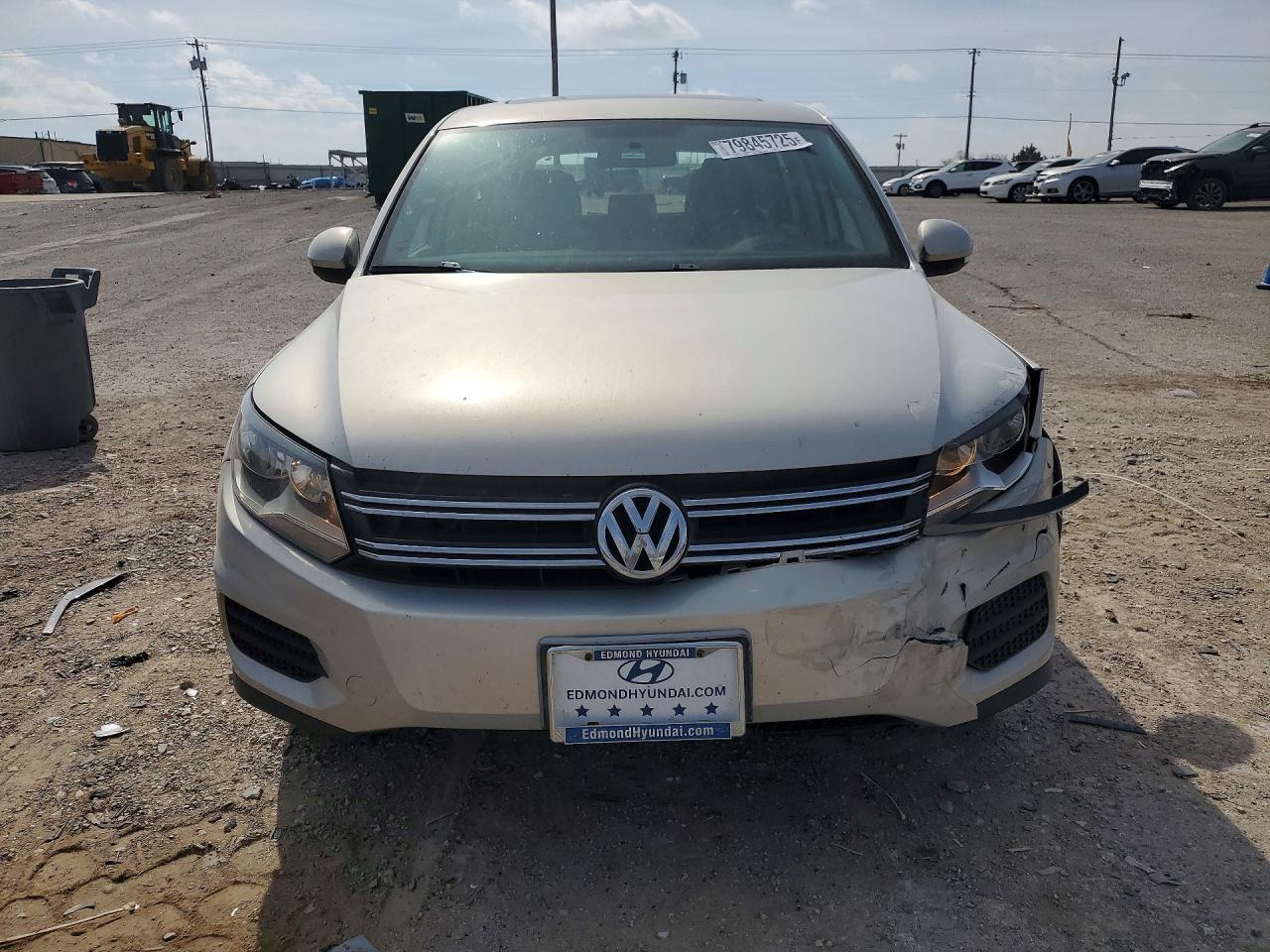 2012 VOLKSWAGEN TIGUAN S photo 5