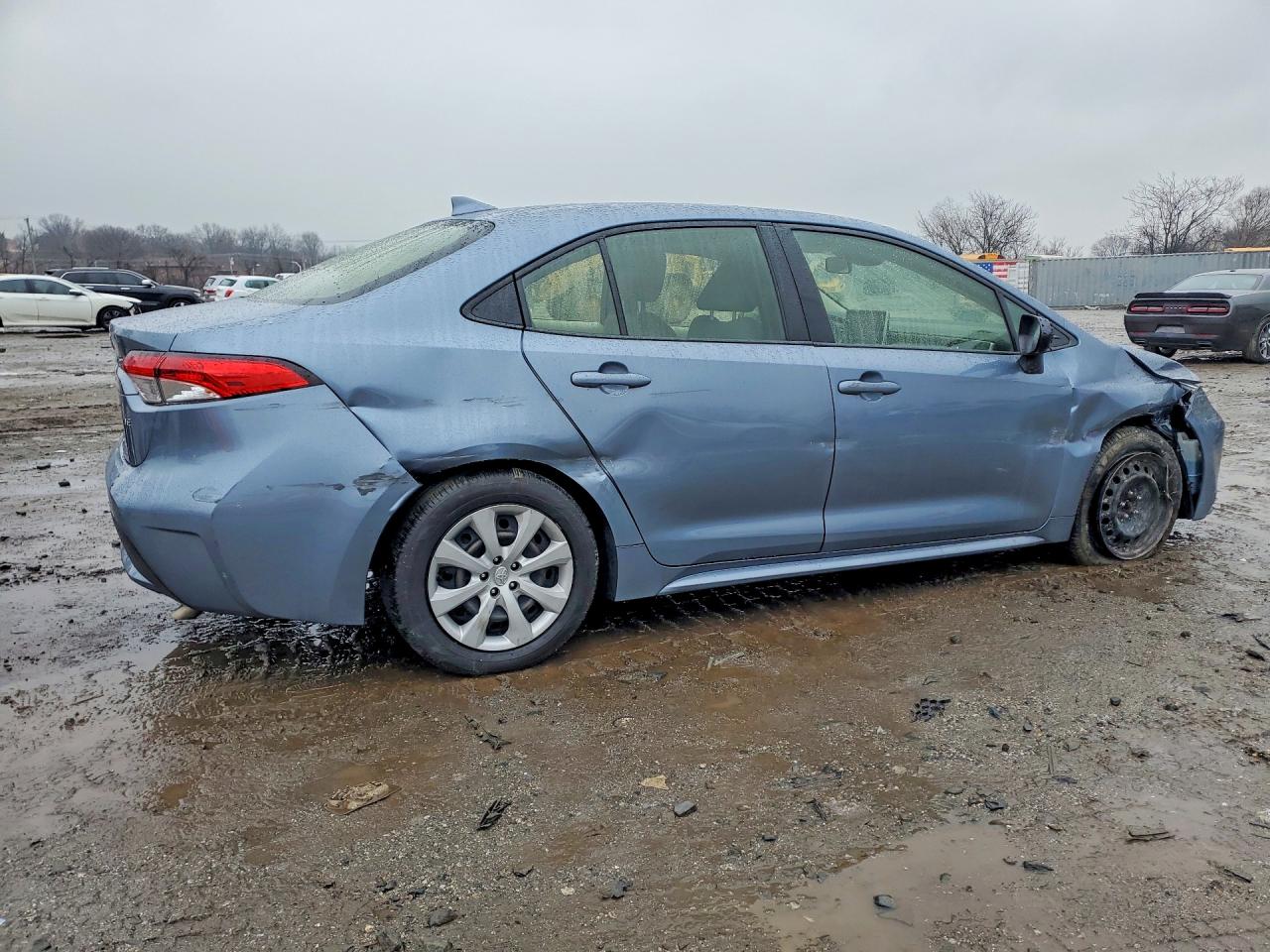 2021 TOYOTA COROLLA LE photo 3