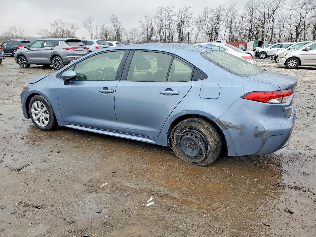 2021 TOYOTA COROLLA LE photo 2