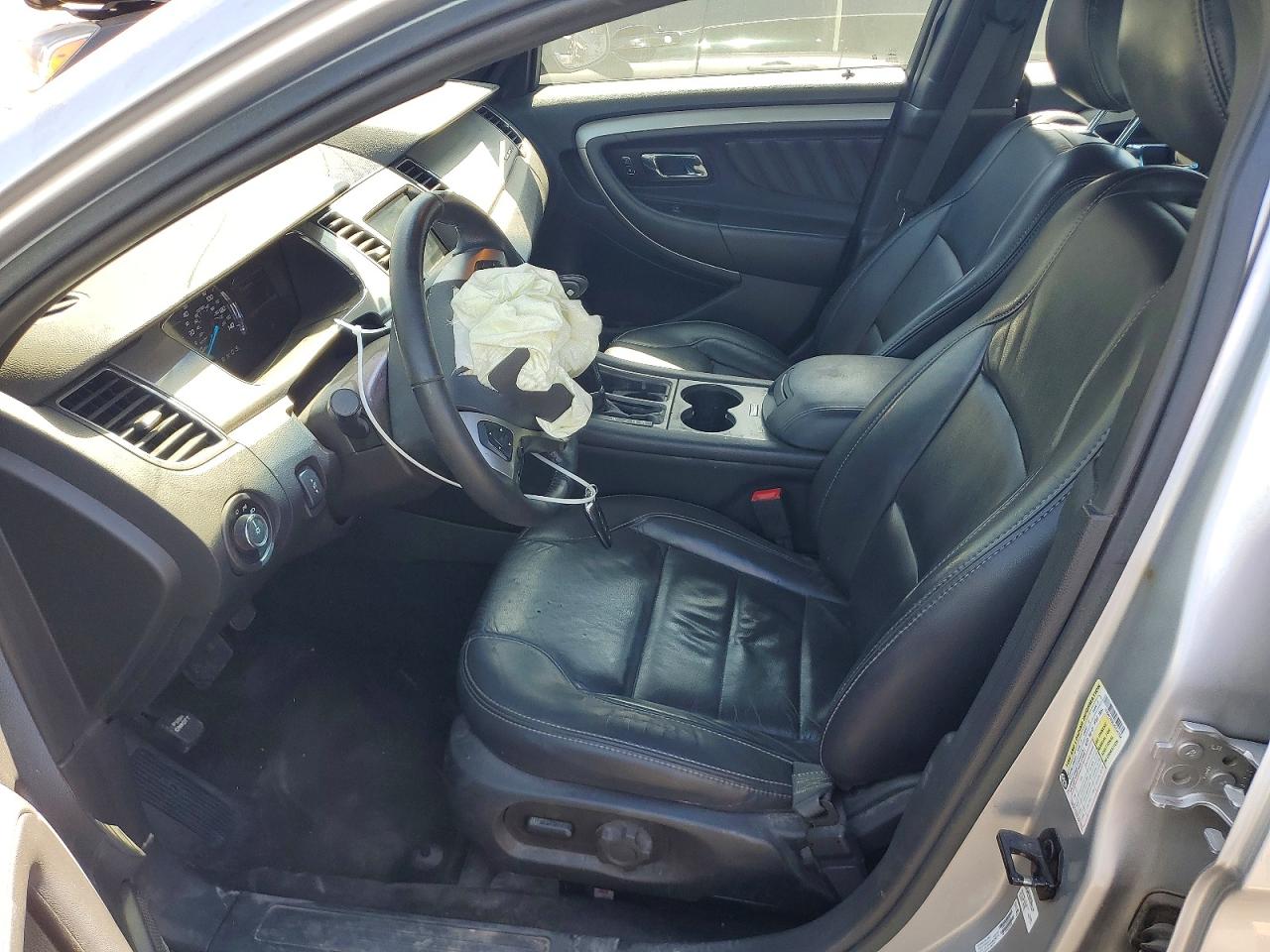 2018 FORD TAURUS SEL photo 19