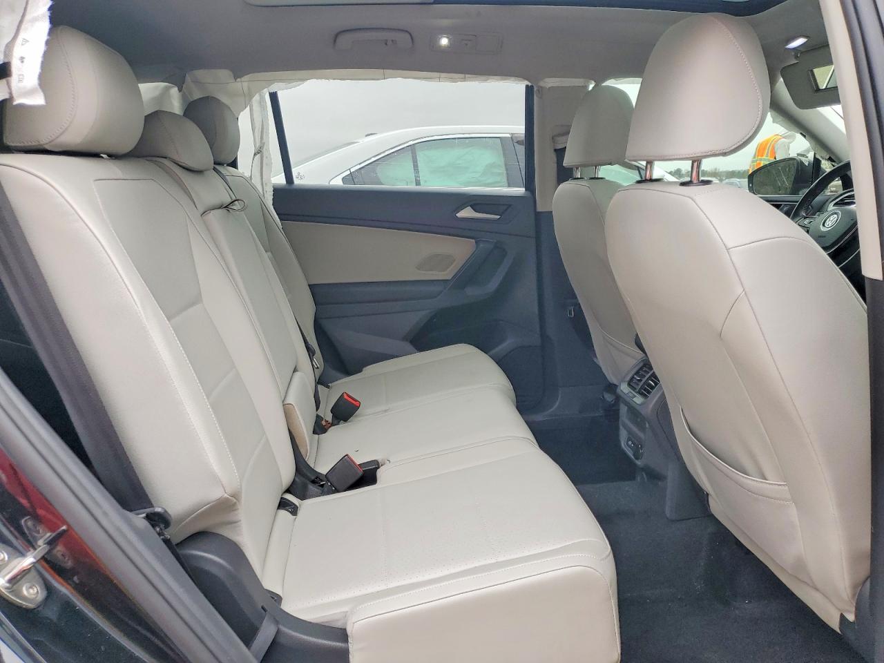 2021 VOLK TIGUAN SE photo 19