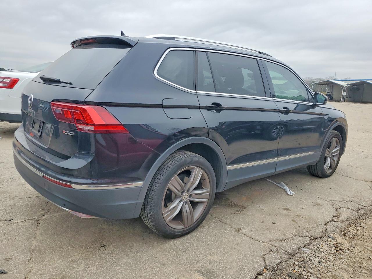 2021 VOLK TIGUAN SE photo 5