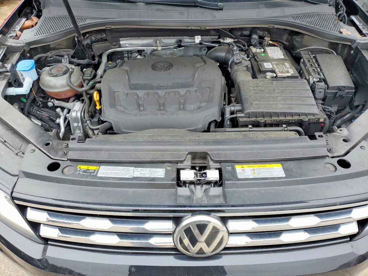 2021 VOLK TIGUAN SE photo 21