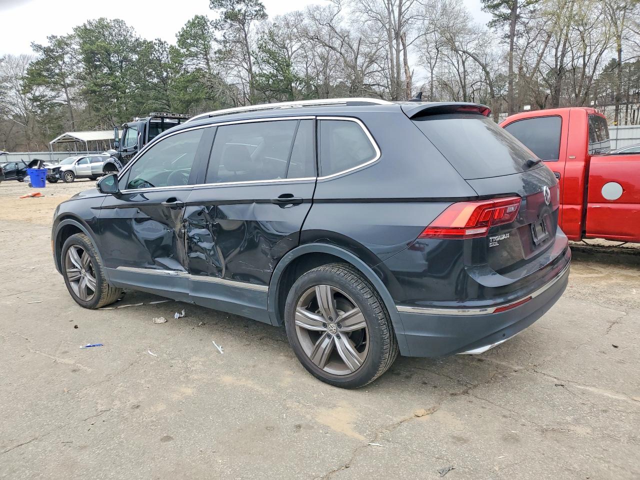 2021 VOLK TIGUAN SE photo 3