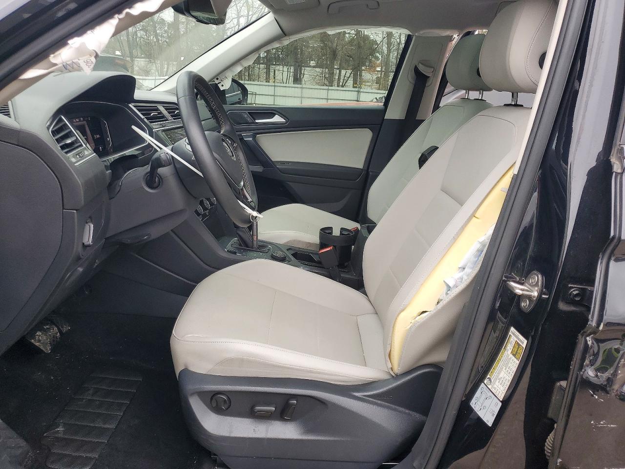 2021 VOLK TIGUAN SE photo 13
