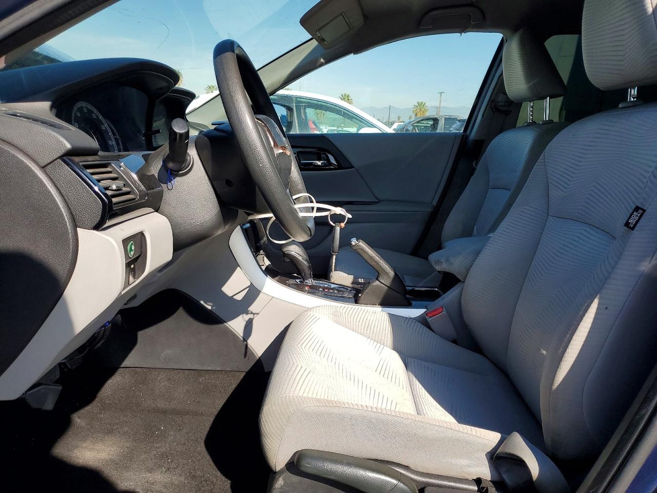 2017 HONDA ACCORD LX photo 7