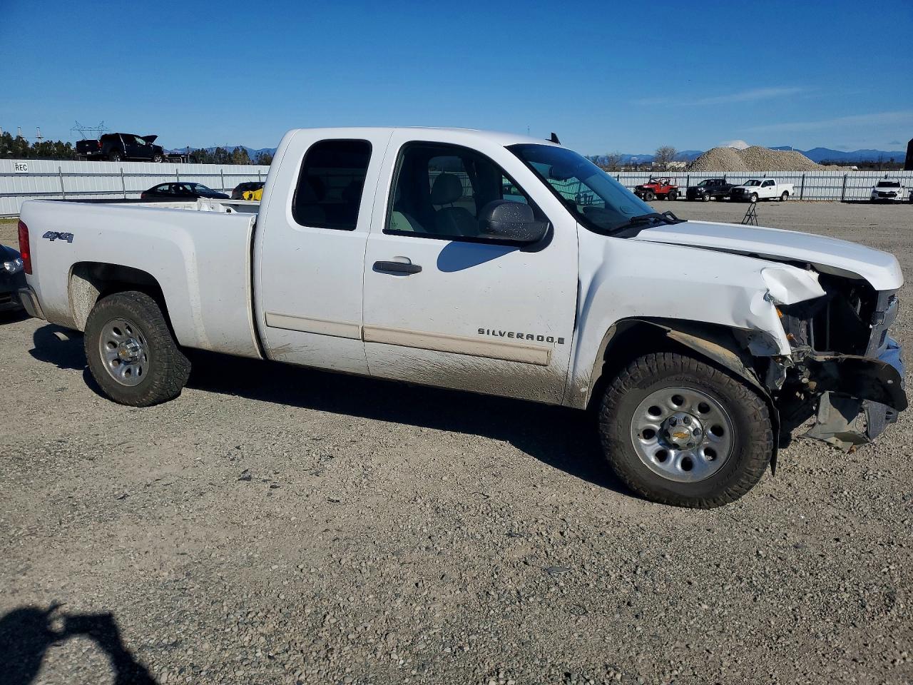 2009 CHEVROLET SILVERADO K1500 LT photo 4