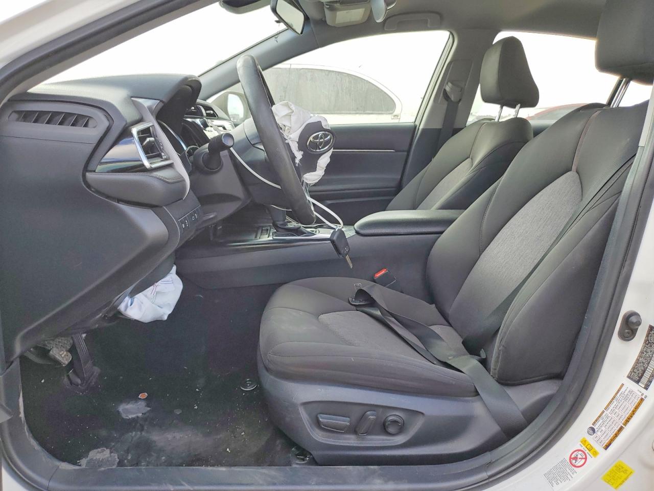 2018 TOYOTA CAMRY LE photo 7