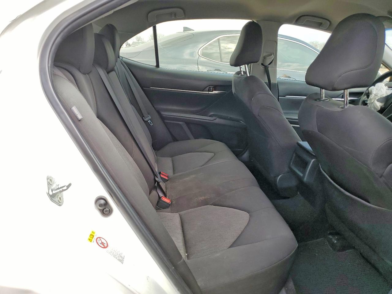 2018 TOYOTA CAMRY LE photo 10