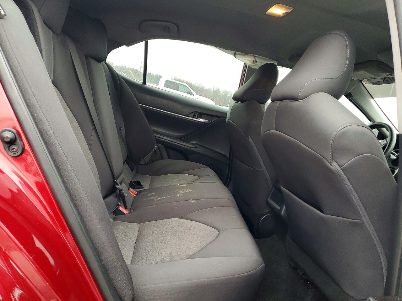 2022 TOYOTA CAMRY LE photo 19