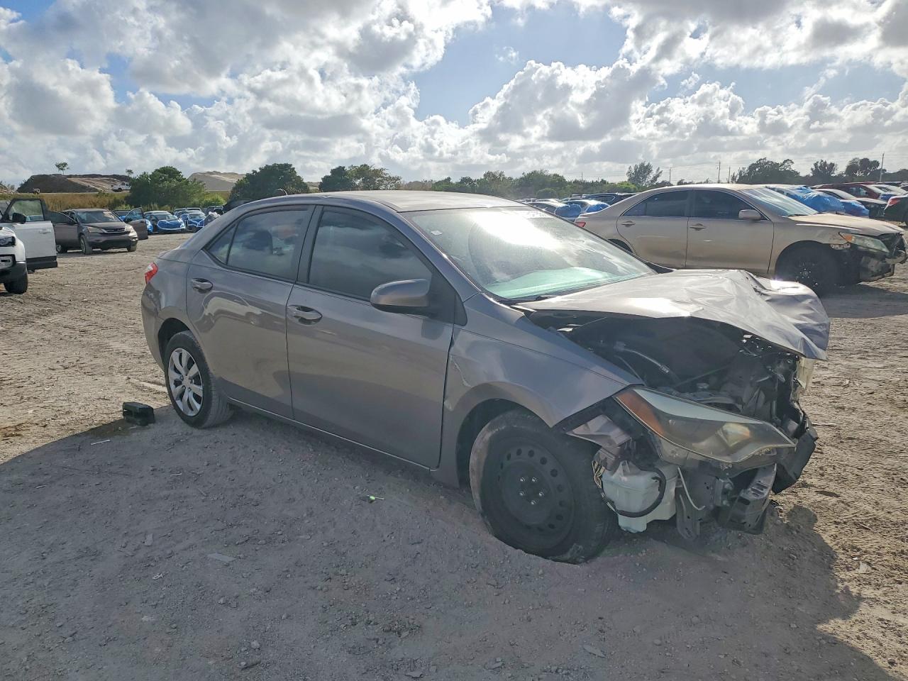2014 TOYOTA COROLLA LE photo 10