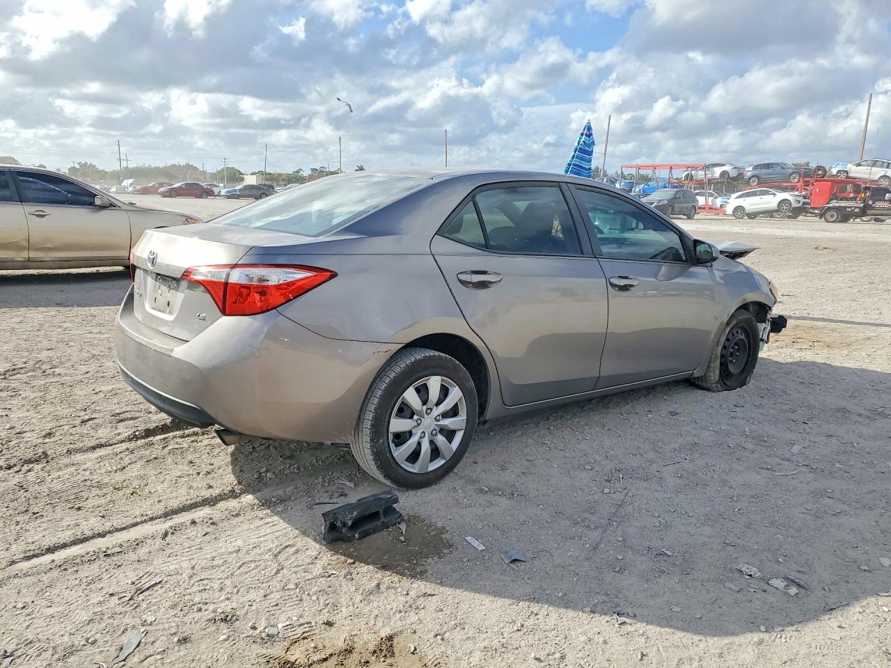 2014 TOYOTA COROLLA LE photo 7