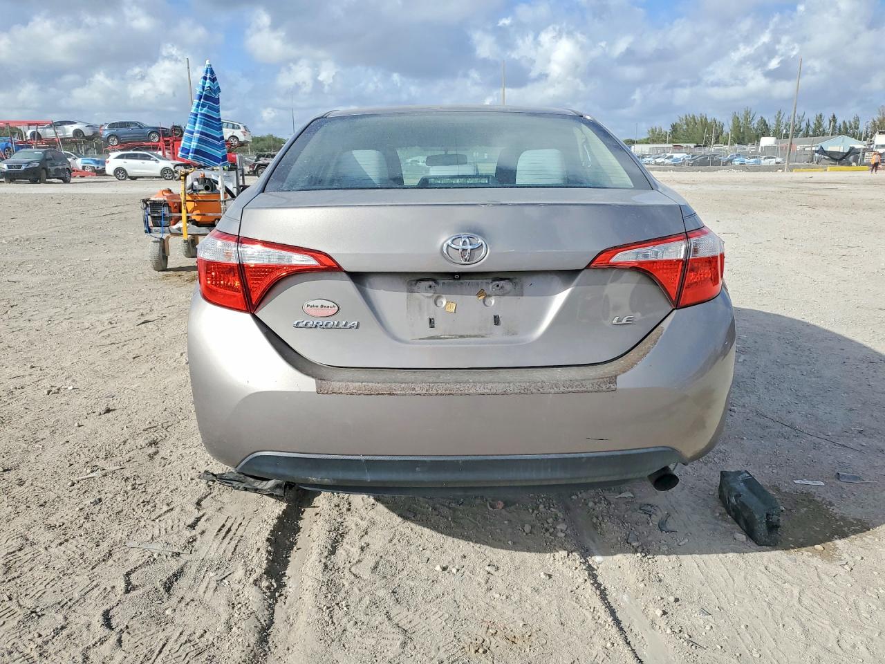 2014 TOYOTA COROLLA LE photo 16