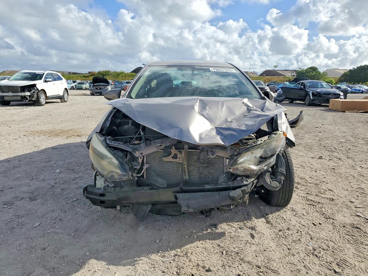 2014 TOYOTA COROLLA LE photo 13