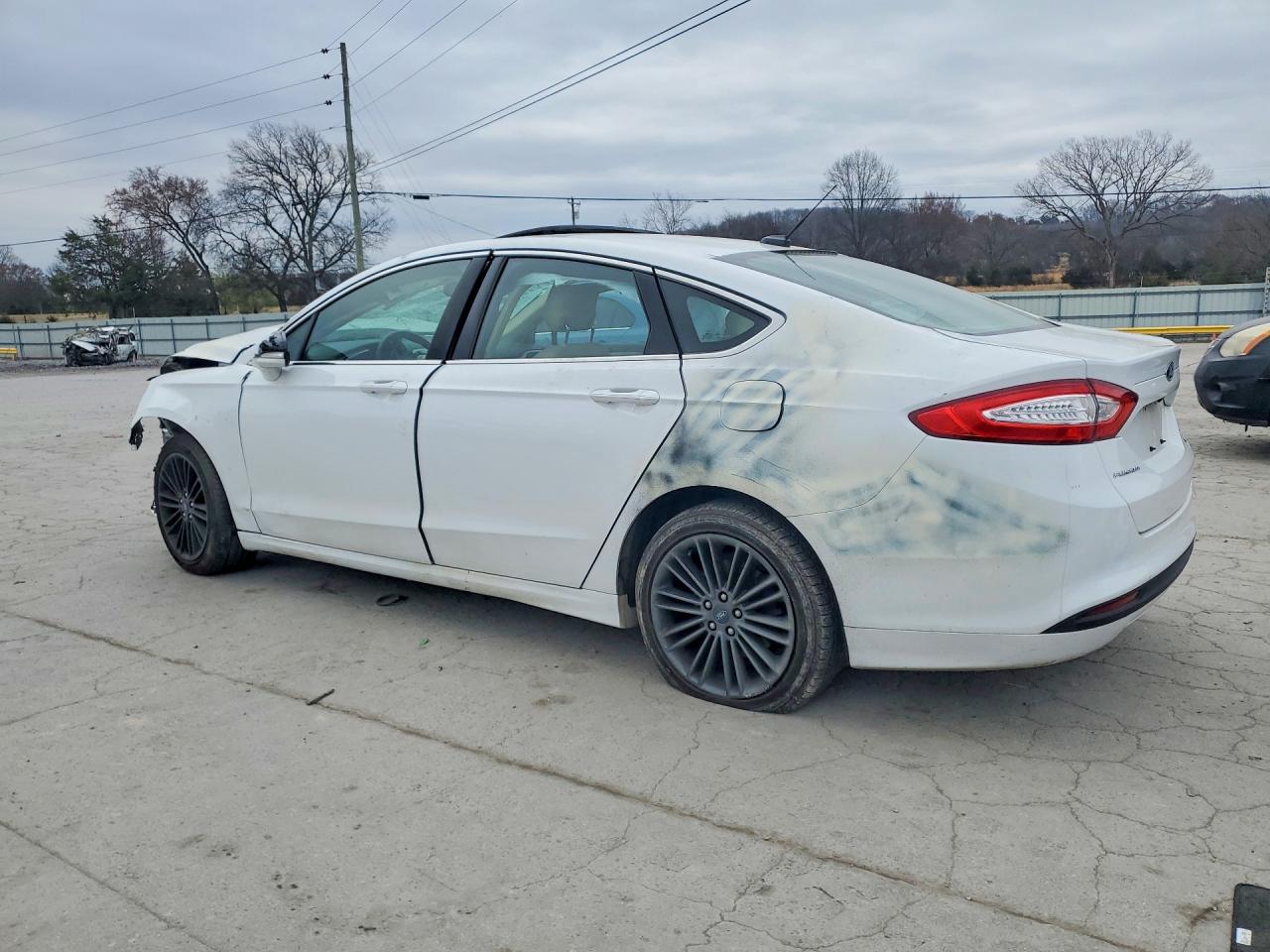 2014 FORD FUSION SE photo 2