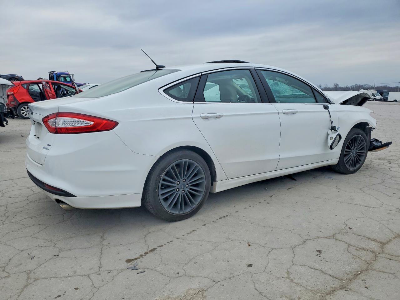 2014 FORD FUSION SE photo 3