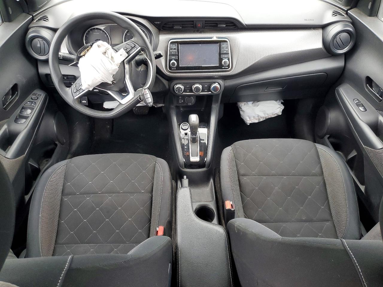 2020 NISSAN KICKS S photo 22