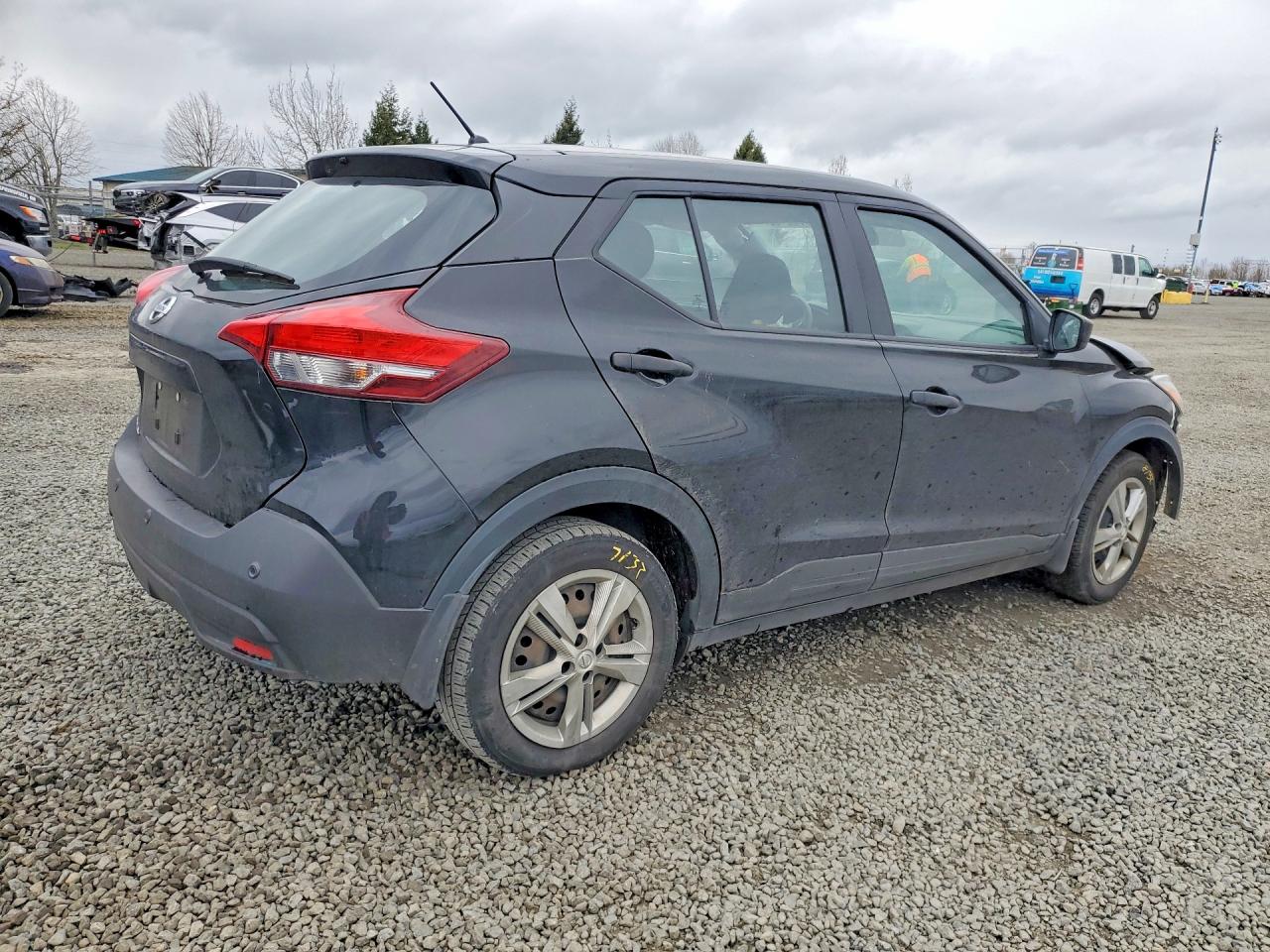 2020 NISSAN KICKS S photo 7