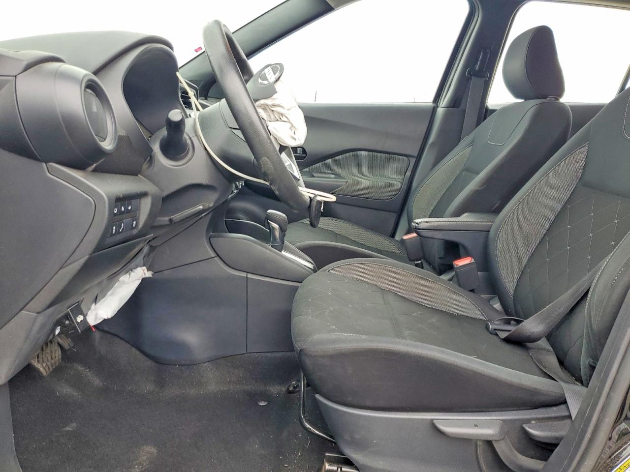 2020 NISSAN KICKS S photo 19