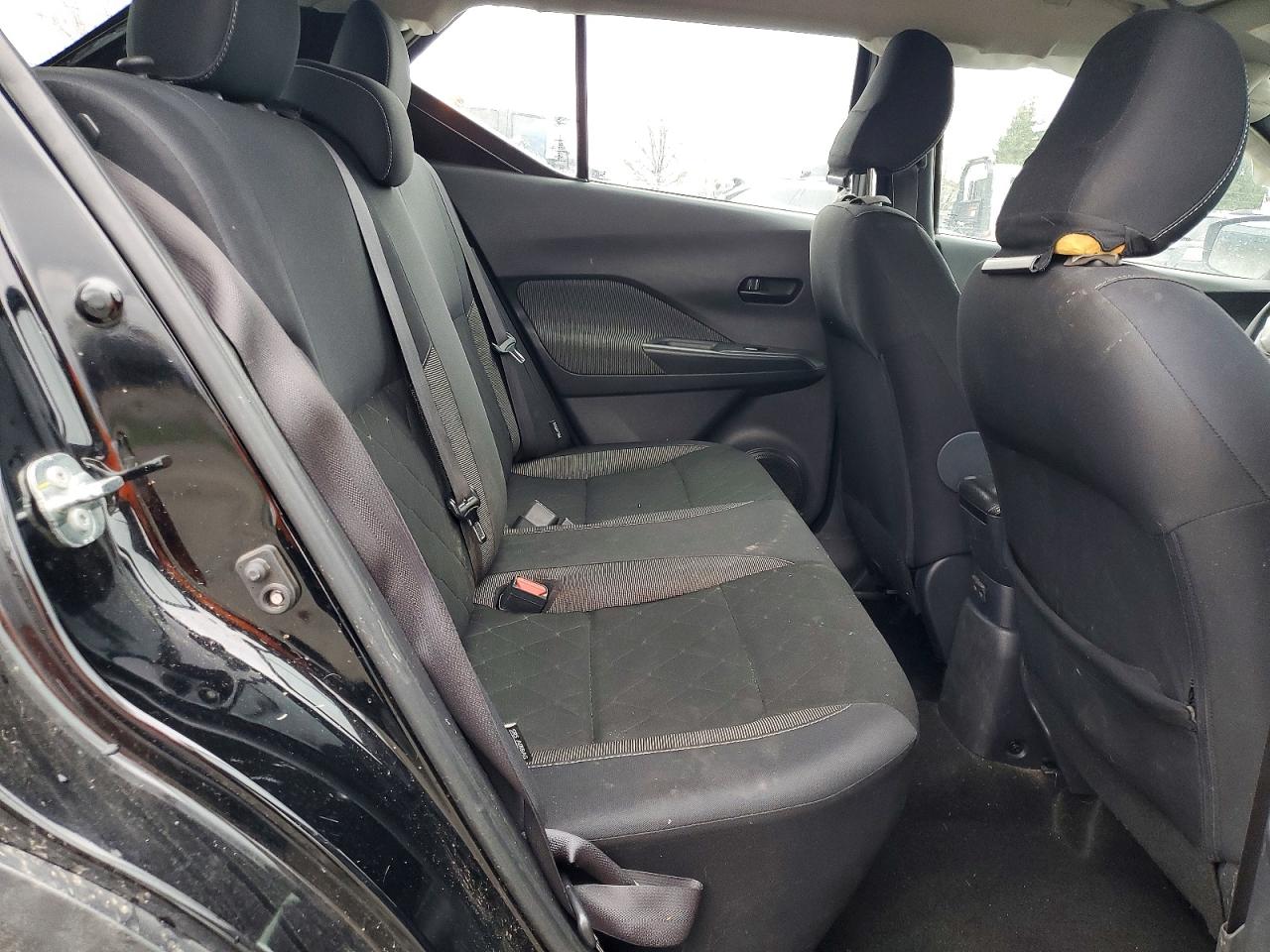 2020 NISSAN KICKS S photo 31