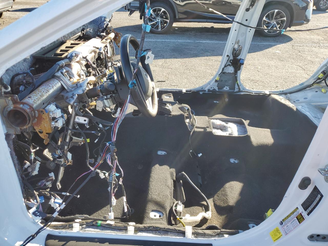 2020 TOYOTA CAMRY SE photo 13