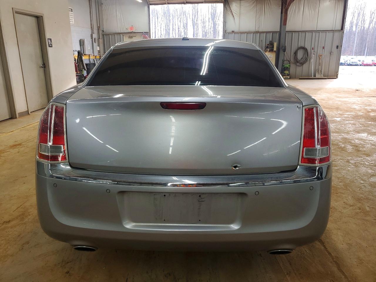 2013 CHRYSLER 300C photo 11