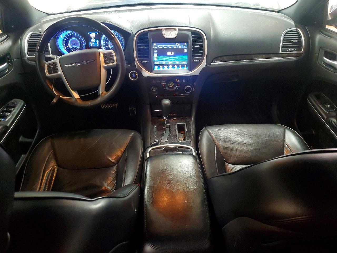 2013 CHRYSLER 300C photo 15