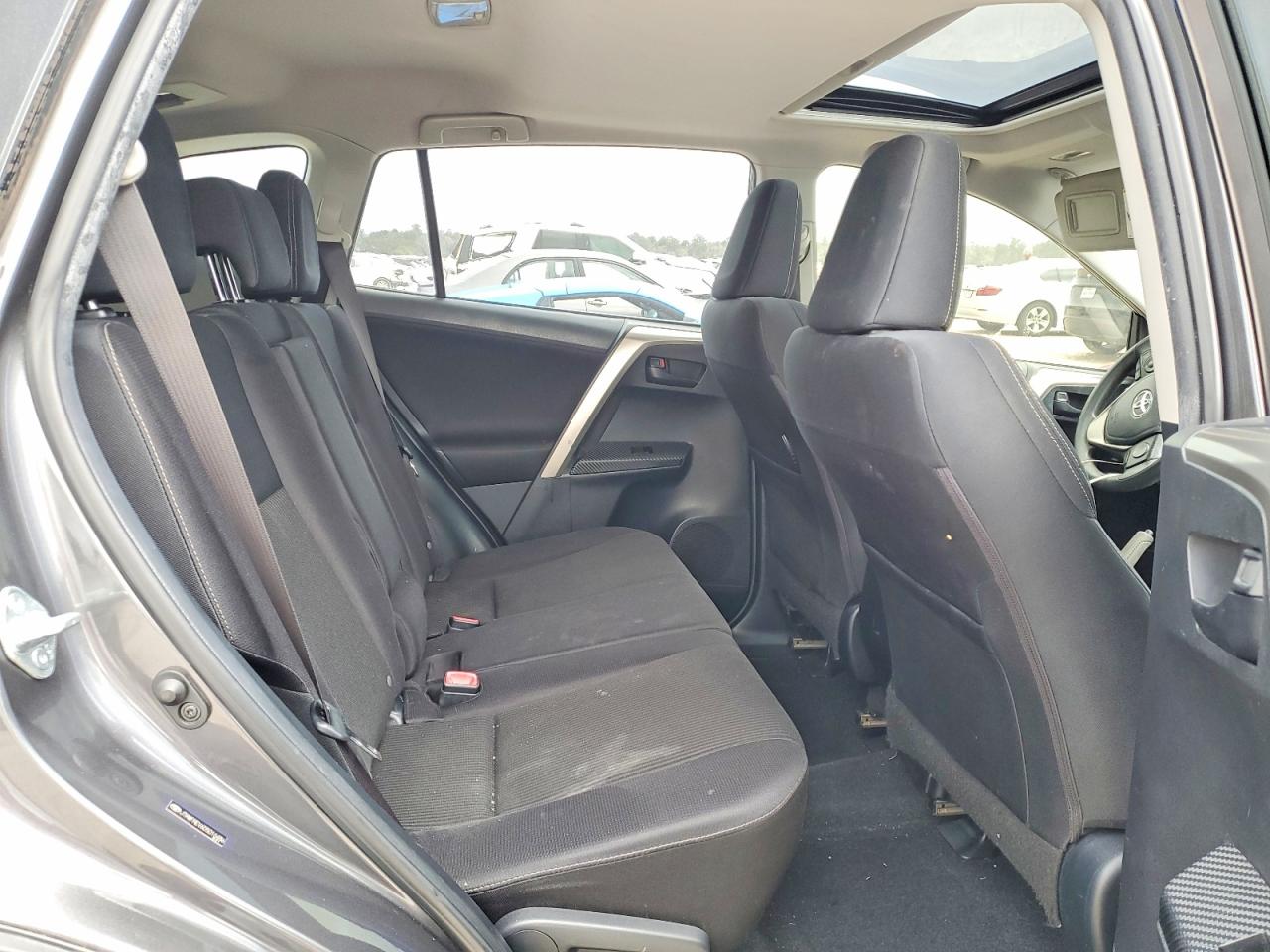 2013 TOYOTA RAV4 XLE photo 11