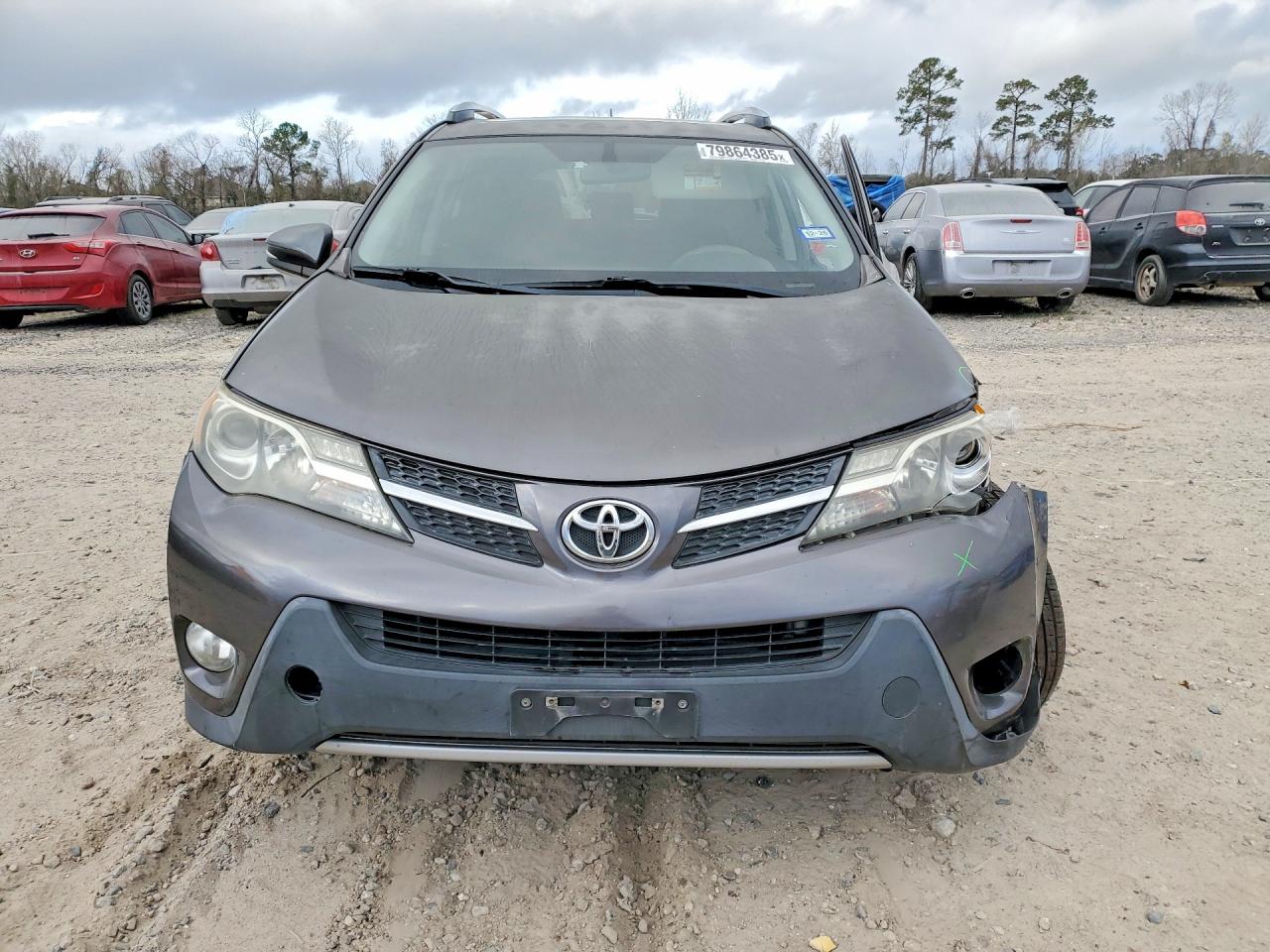 2013 TOYOTA RAV4 XLE photo 5