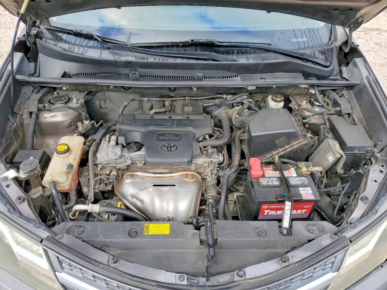2013 TOYOTA RAV4 XLE photo 12