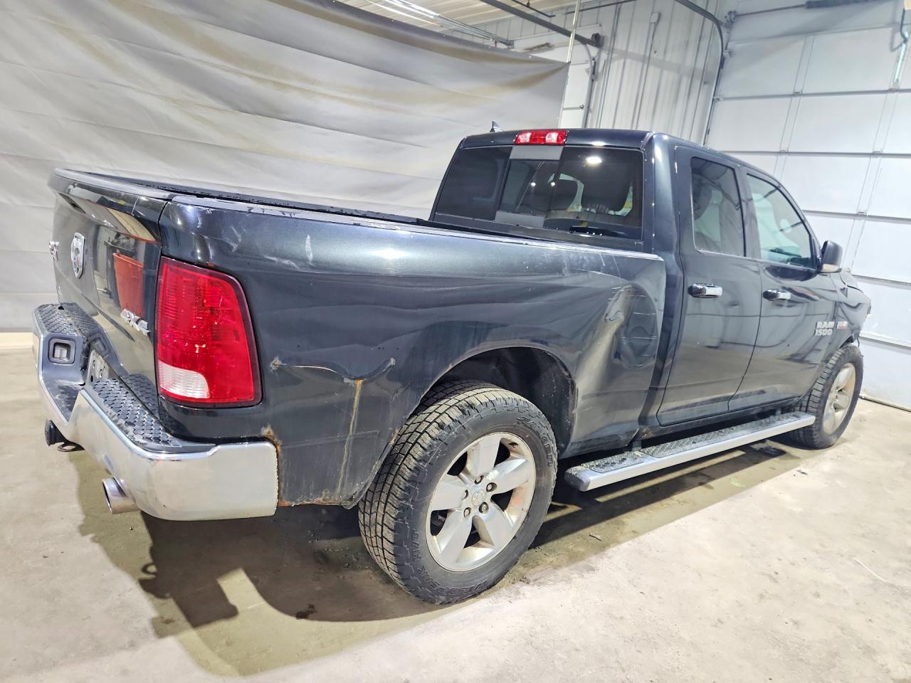2015 RAM 1500 SLT photo 7
