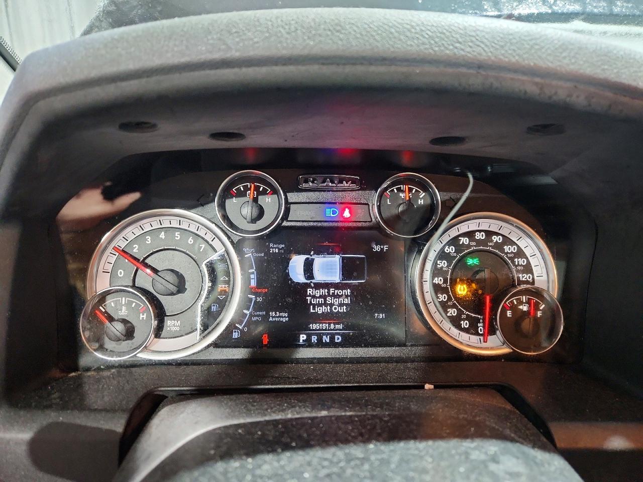 2015 RAM 1500 SLT photo 25