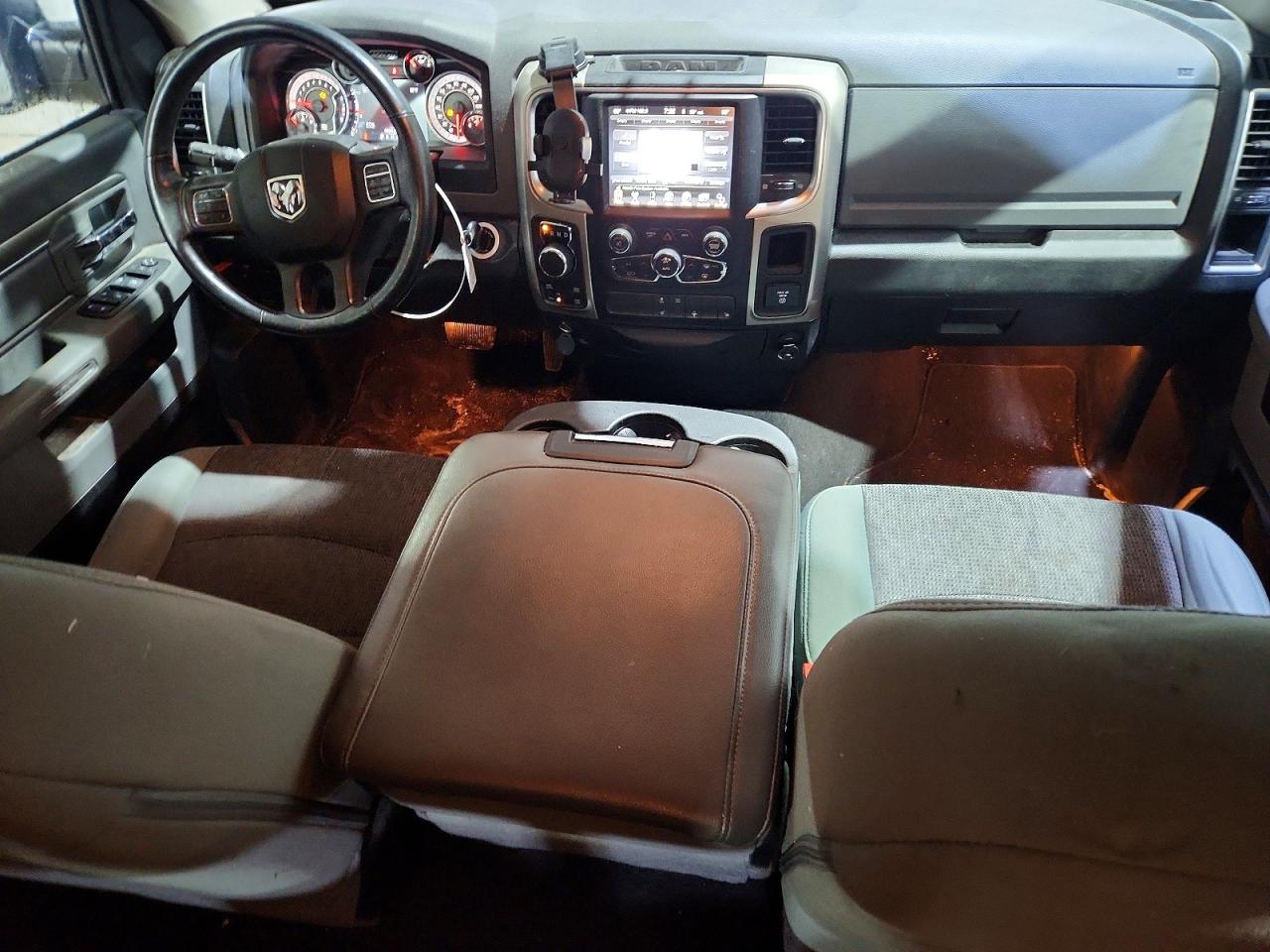 2015 RAM 1500 SLT photo 22