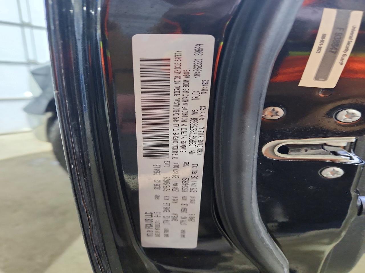 2015 RAM 1500 SLT photo 34