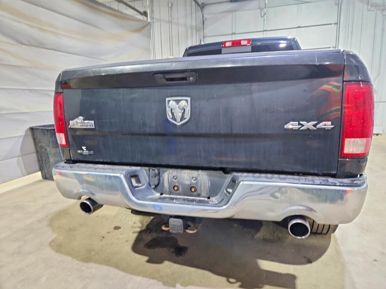 2015 RAM 1500 SLT photo 16